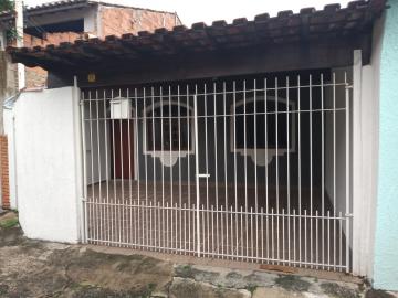 Alugar Casa / Padrão em Jacareí. apenas R$ 1.400,00