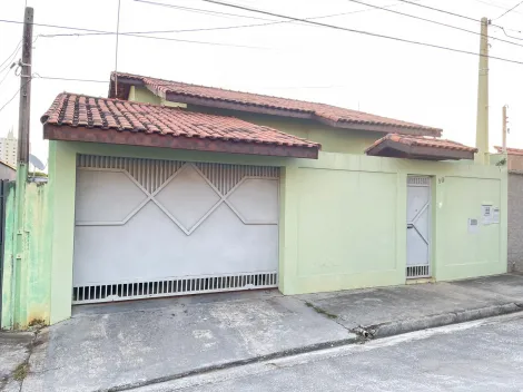 Alugar Casa / Padrão em Jacareí. apenas R$ 1.800,00